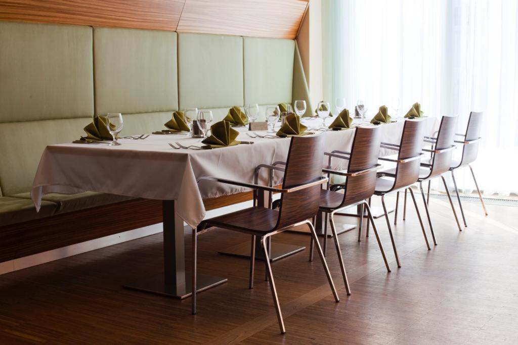 The Gerald'S Hotel Rădăuţi エクステリア 写真