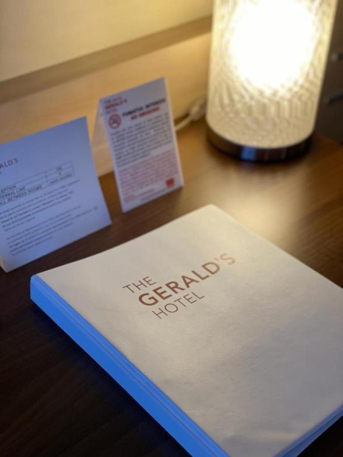 The Gerald'S Hotel Rădăuţi エクステリア 写真