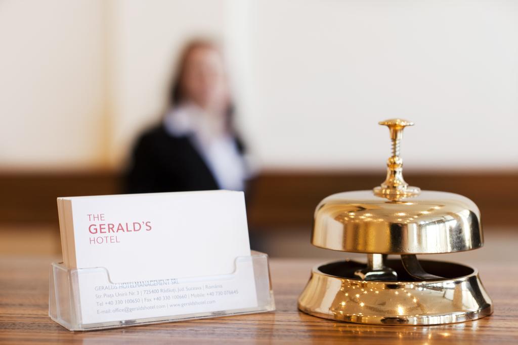 The Gerald'S Hotel Rădăuţi エクステリア 写真