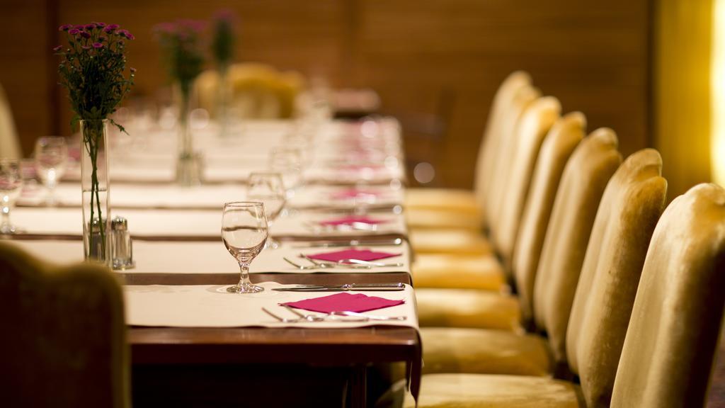 The Gerald'S Hotel Rădăuţi エクステリア 写真